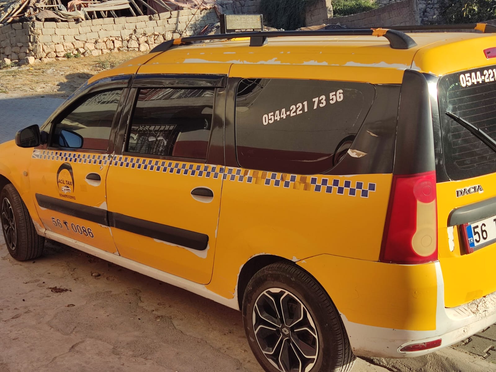 ALTIN TAKSİ – Cam güvenlikli, gece gündüz Siirt'te hizmet